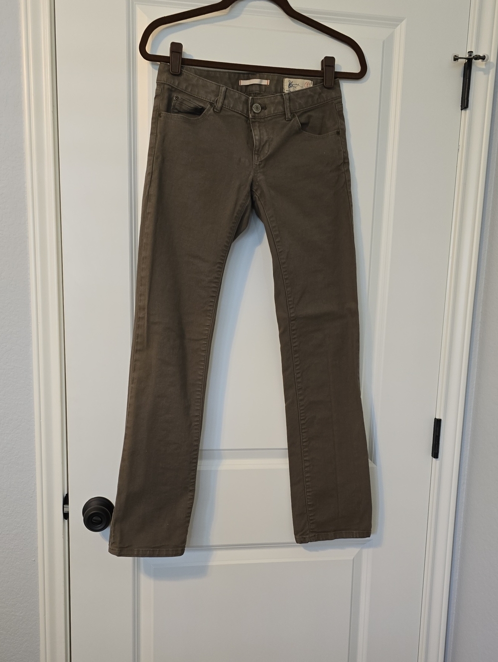 GAP Women's Straight Leg Jeans in Olive Brown Size 24/0